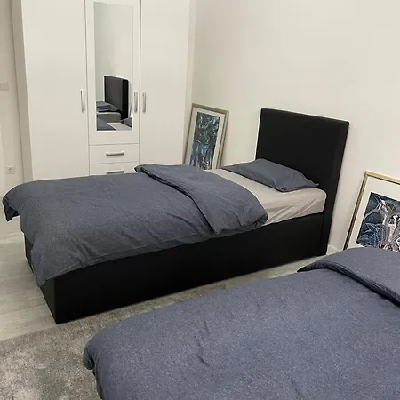 Place to sleep - Kassel: Direkt an der Uni Exterior foto